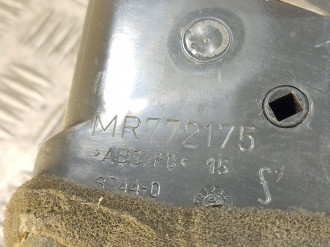 Дефлектор воздушный Mitsubishi Space star 1998-2004