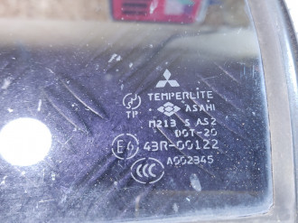 Стекло двери задней левой форточка Mitsubishi Lancer 9