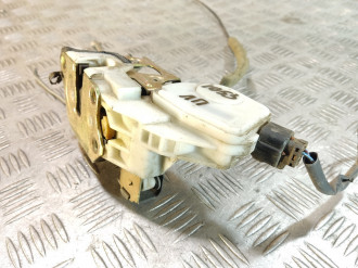 Замок двери передней левой Mitsubishi Pajero 1999-2005