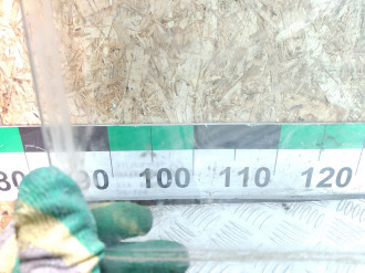 Стекло двери передней правой Mitsubishi Pajero 1999-2005