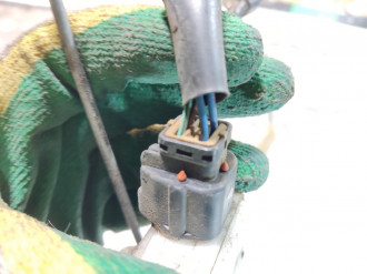 Замок двери передней правой Mitsubishi Pajero 1999-2005