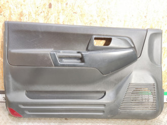 Обшивка двери передней левой Mitsubishi Pajero 1999-2005