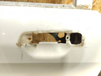 Дверь передняя левая Mitsubishi Pajero 1999-2005