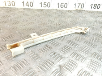 Направляющая стекла Mitsubishi Pajero 1999-2005