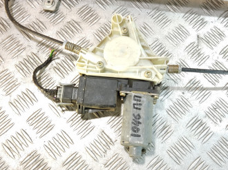 Стеклоподъемник передний правый Mitsubishi Space star 1998-2004