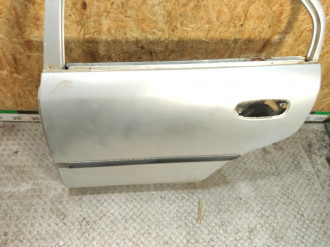 Дверь задняя левая Mitsubishi Carisma 2000 2003