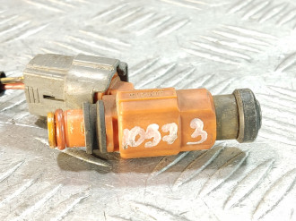 Форсунка двигателя Mitsubishi Carisma 2000 2003