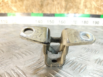 Петля двери передней правой нижняя Mitsubishi Outlander GF