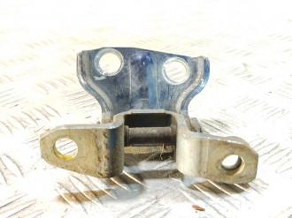 Петля двери задней левой верхняя Mitsubishi Pajero 1991-1996