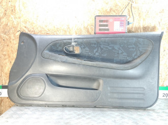 Обшивка двери передней правой Mitsubishi Mirage 1995-2003