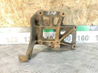 Кронштейн компрессора кондиционера Mitsubishi Pajero 1991-1996