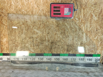 Стекло двери передней правой Mitsubishi Pajero 1991-1996