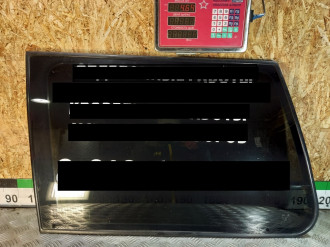 Стекло кузовное глухое заднее левое Mitsubishi Pajero 1991-1996