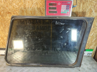 Стекло кузовное глухое заднее левое Mitsubishi Pajero 1991-1996