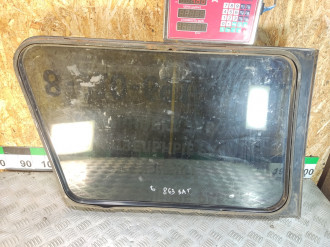 Стекло кузовное глухое заднее правое Mitsubishi Pajero 1991-1996
