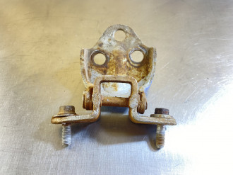 Петля двери передней левой нижняя Mitsubishi Galant 1993 1997