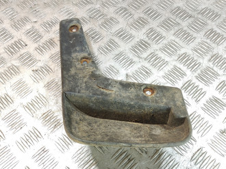 Брызговик правый передний Mitsubishi Lancer 9