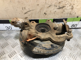 Кулак поворотный передний левый Nissan Avenir 1995