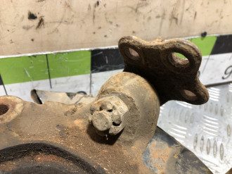 Кулак поворотный передний левый Nissan Avenir 1995