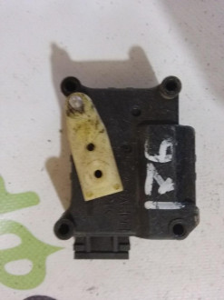 Моторчик заслонки отопителя Nissan Maxima a32