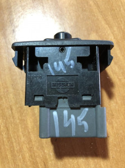 Кнопка регулировки зеркал Nissan Maxima a32