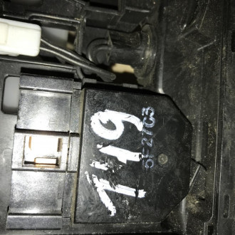 Блок управления отопителя климатической установки Nissan Avenir 1995