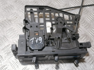 Блок управления отопителя климатической установки Nissan Avenir 1995