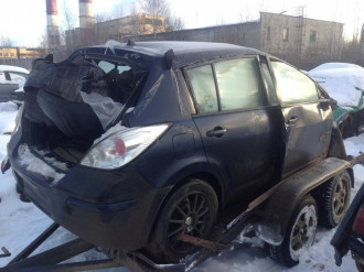 В разборе Nissan Tiida c11