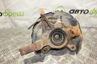 Кулак поворотный передний правый Nissan Almera N15