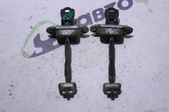 Ограничитель двери задний Nissan Almera N15