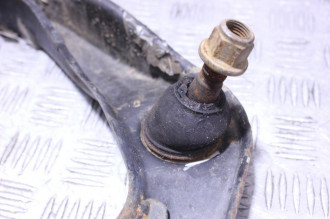 Рычаг передний верхний правый Nissan Navara d40