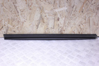 Уплотнитель стекла двери зад. правый Nissan Qashqai 2009