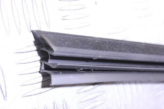 Уплотнитель стекла двери зад. правый Nissan Qashqai 2009