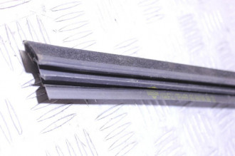 Уплотнитель стекла двери зад. левый Nissan Qashqai 2009