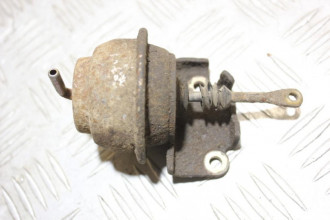 Механизм изменения геометрии, длины  впускного коллектора Nissan Almera N16