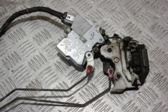 Замок двери задней правой Nissan Maxima a32