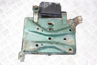 Крепление аккумулятора Nissan Maxima a32