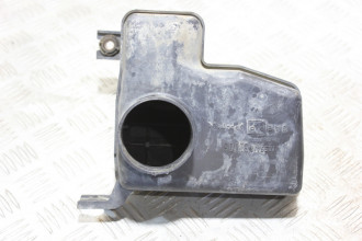 Резонатор воздушного фильтра Nissan Maxima a32