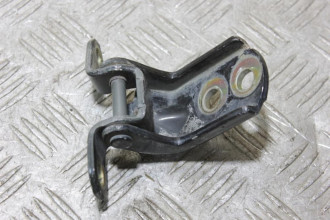 Петля двери задней левой верхняя Nissan Almera Classic