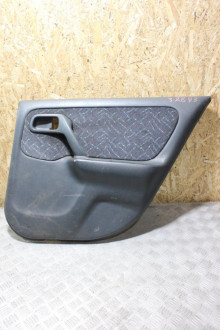 Обшивка двери задней правой Nissan Primera 1996 2002