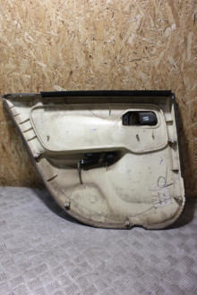 Обшивка двери задней правой Nissan Primera 1996 2002
