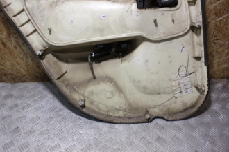 Обшивка двери задней правой Nissan Primera 1996 2002