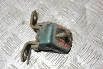 Петля двери задней правой верхняя Nissan Primera 1996 2002