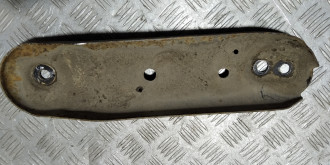 Кронштейн задней балки Nissan Teana j32