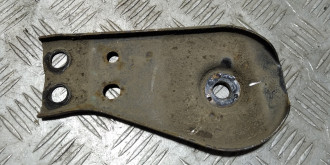 Кронштейн задней балки Nissan Teana j32