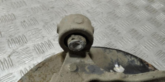 Кулак задний левый Nissan Teana j32