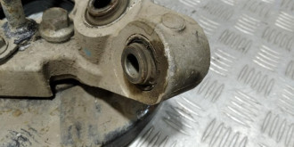 Кулак задний левый Nissan Teana j32