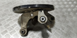 Кулак задний правый Nissan Teana j32