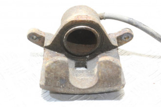 Суппорт передний правый Nissan Teana j32