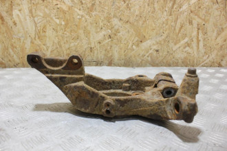 Кулак поворотный передний левый Nissan Teana j32